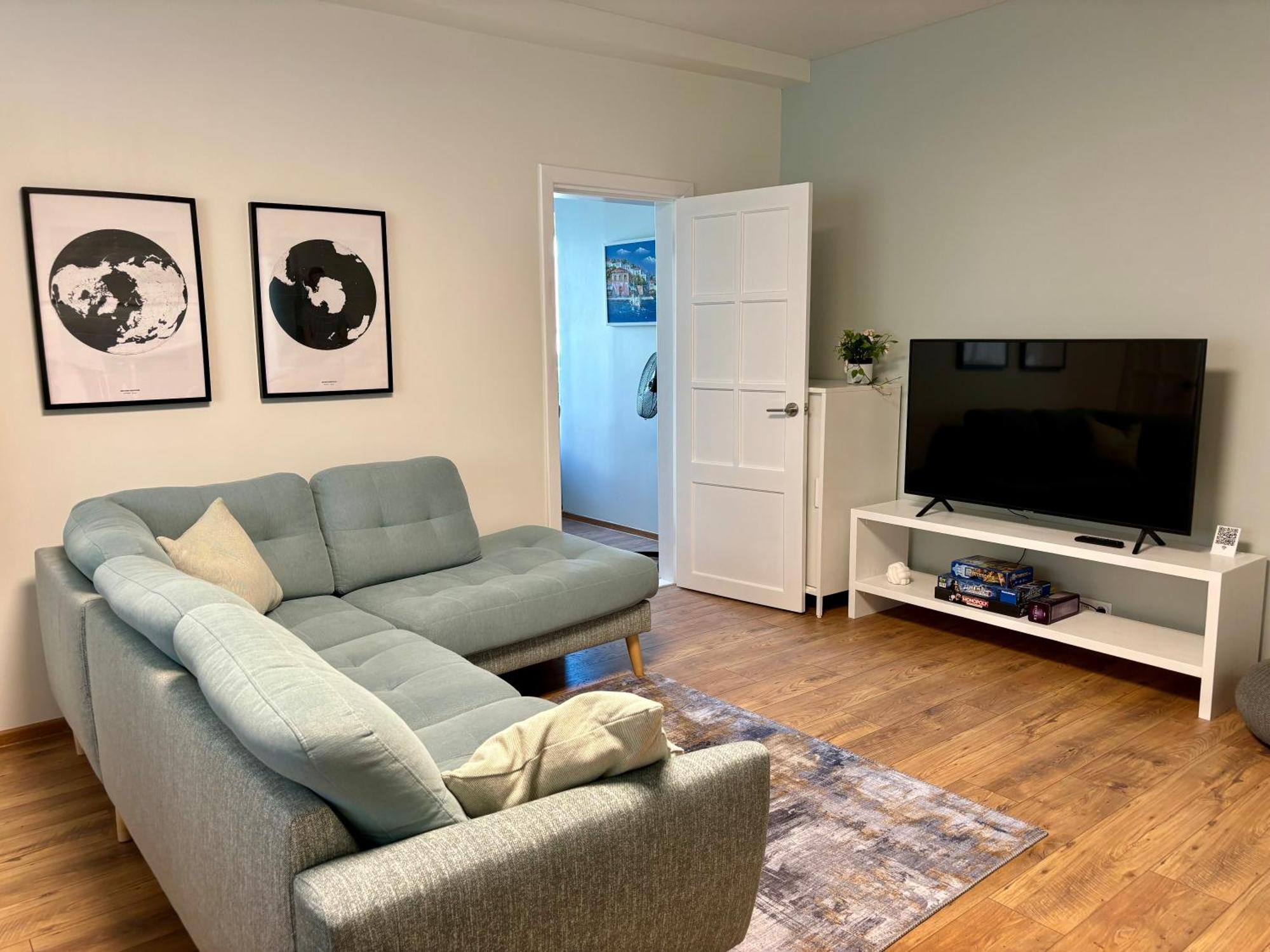 Stay, 3-bedroom & Free Parking! Lejlighed *