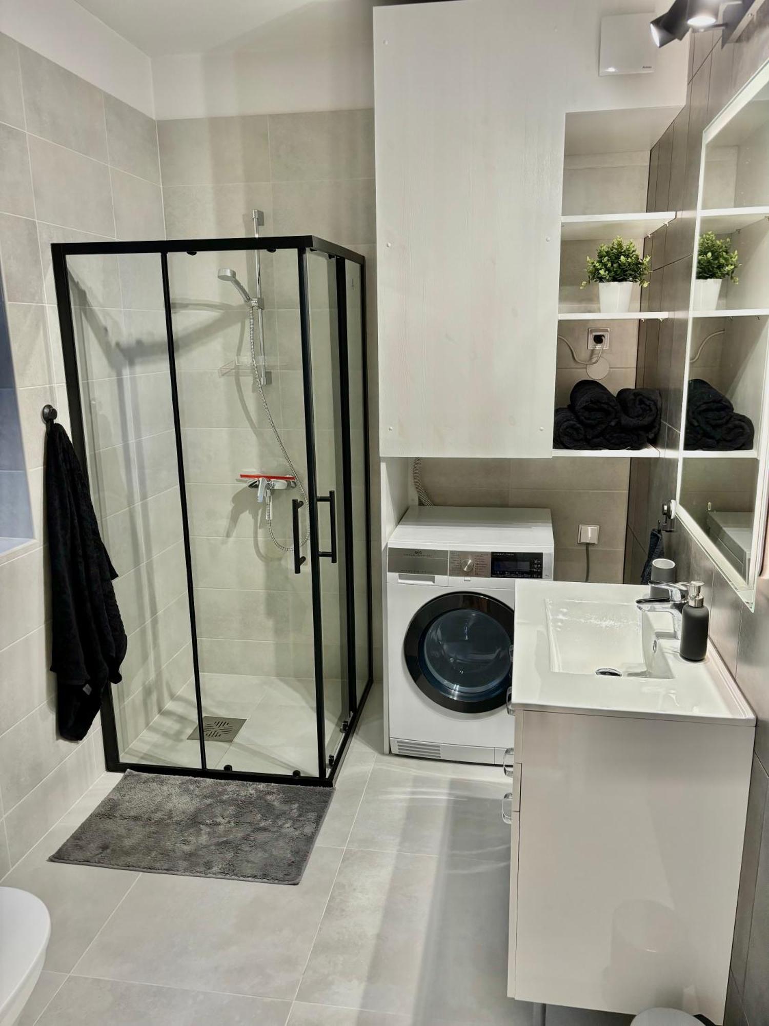 Stay, 3-bedroom & Free Parking! * Tallinn