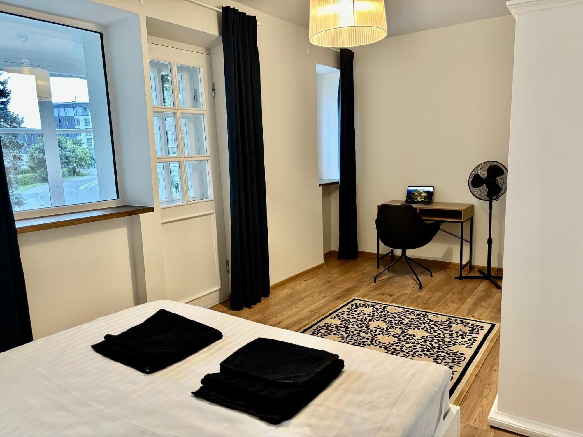 Stay, 3-bedroom & Free Parking!