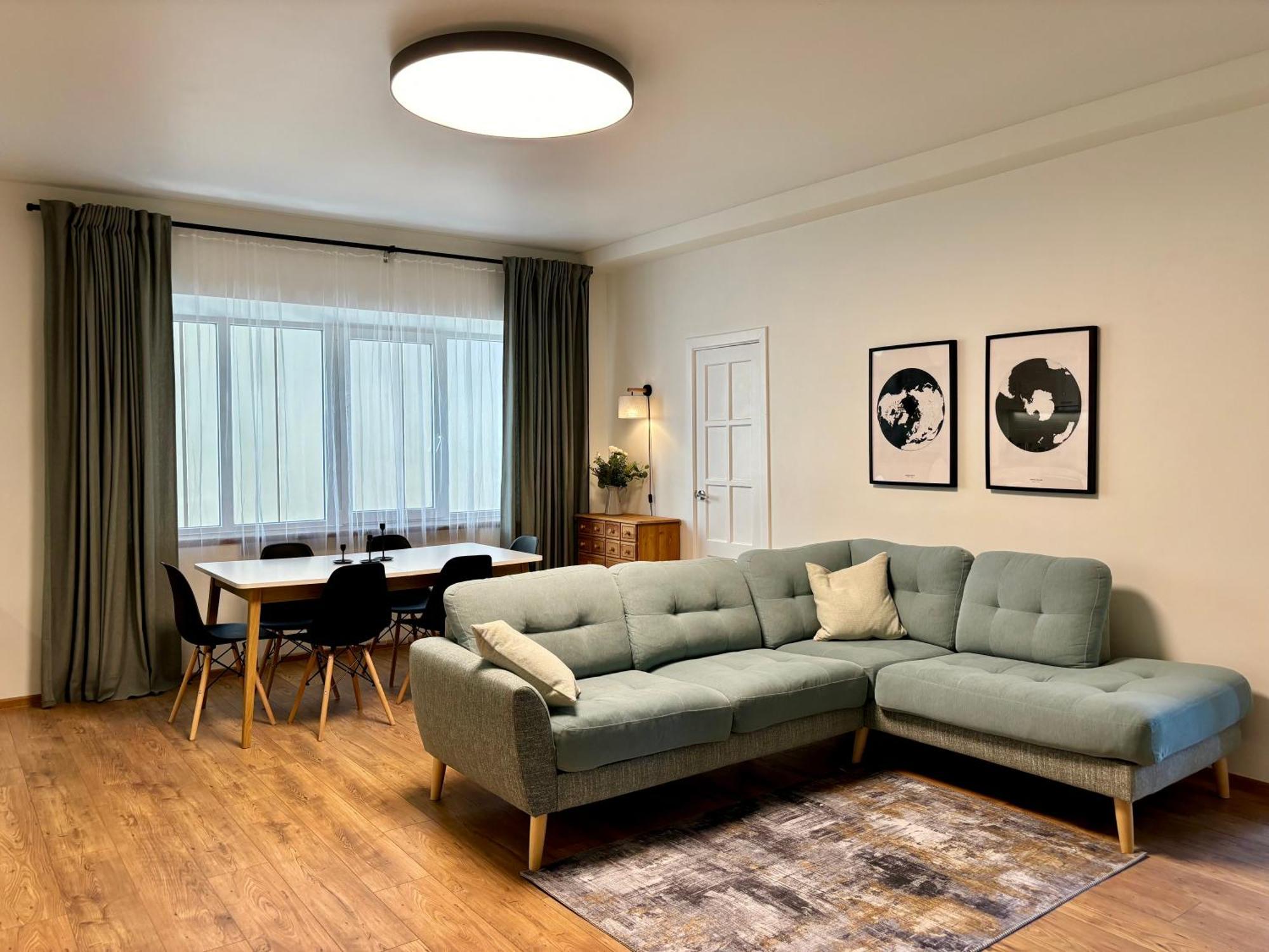 Lejlighed Stay, 3-bedroom & Free Parking! *